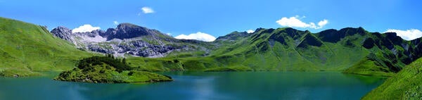 hills and lake (c) Schrecksee 