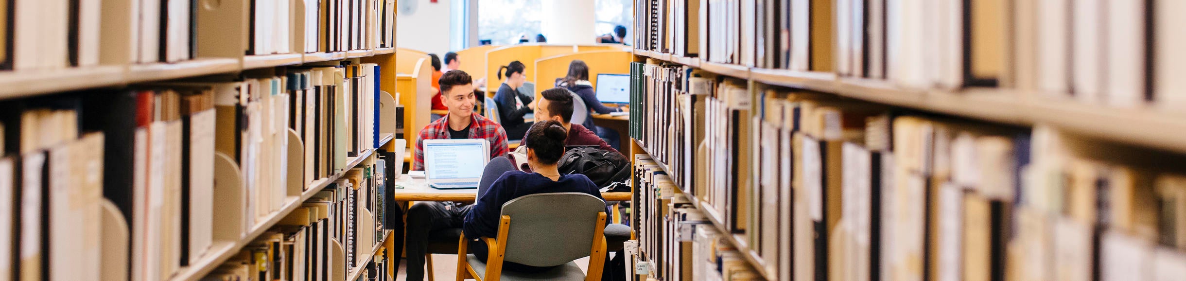 Students in UCR Orbach Science Library